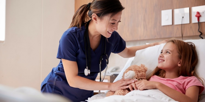 Gesundheits- und Kinderkrankenpfleger: Berufsbild, Arbeitsalltag und Ausbildung